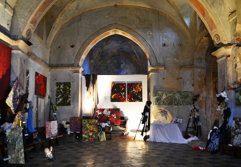 Esposizione opere presso la chiesetta di Concesa - Trezzo sull'Adda - Panoramica installazione