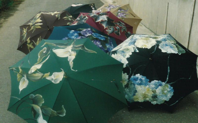 Ombrelli decorati a mano in raso di seta e cotone - fiori con tecniche miste
